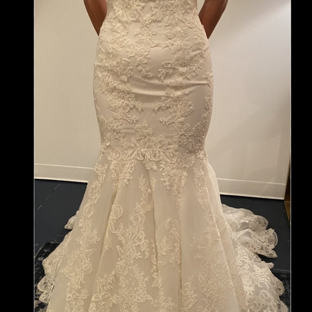 Wedding dress